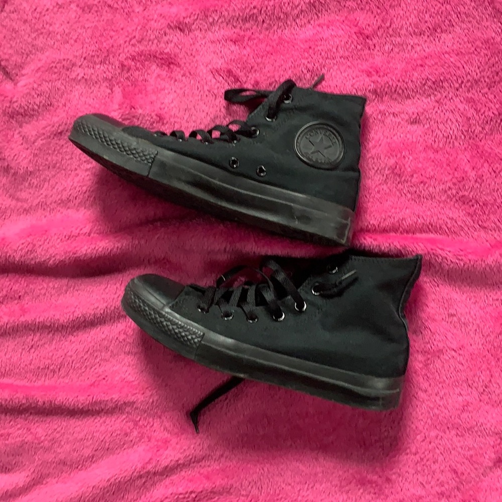 black converse